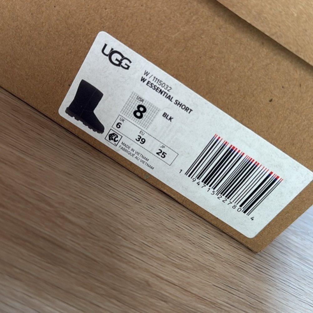 New UGG waterproof essential Booties sheepskin boots mid black size 8 mid - Picture 10 of 10